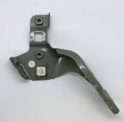 Front wing bracket lower MG3