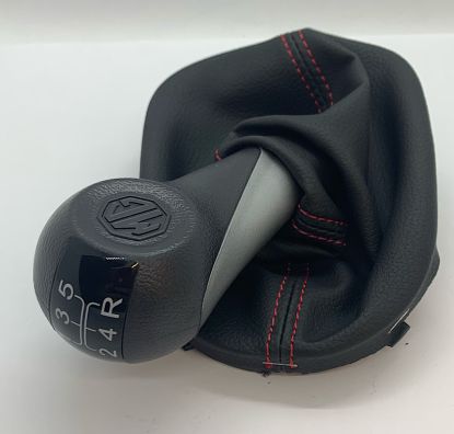 Gear stick and trim pre-facelift MG3