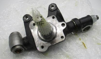 STUB AXLE ASSY. RH NEW MGB