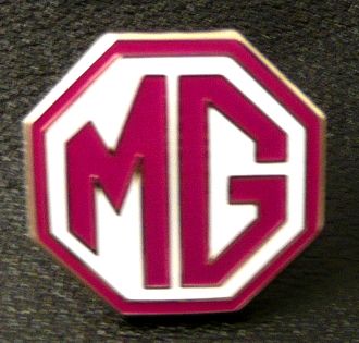 PIN BADGE MG OCTAGON RED/WHITE