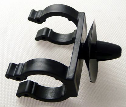 CLIP BRAKE PIPE.