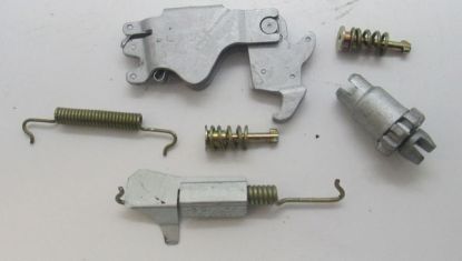 Brake shoe per side. rear inner ZT260/Rover V8