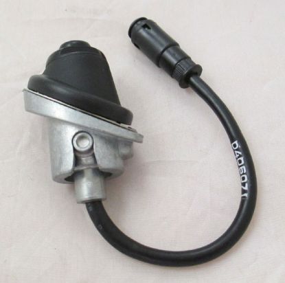 AERIAL MAST BASE MGF/TF (XUF100140)
